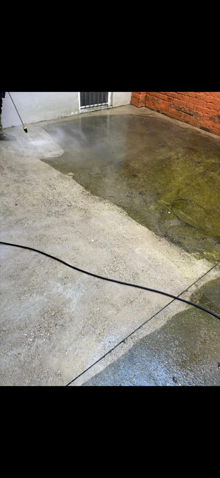 Hochdruckreinigung Außenflächen Vorher Nachher Wien – ReinVision e.U.